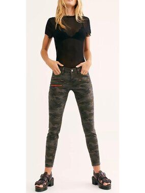 Etienne Marcel Classic Skinny Size 27 Camo Pants Style EM7034 NWT